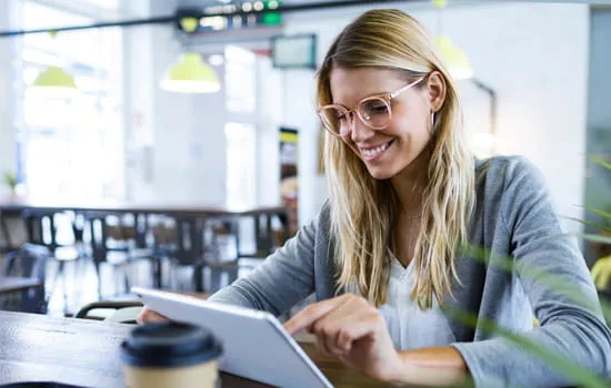 woman on laptop